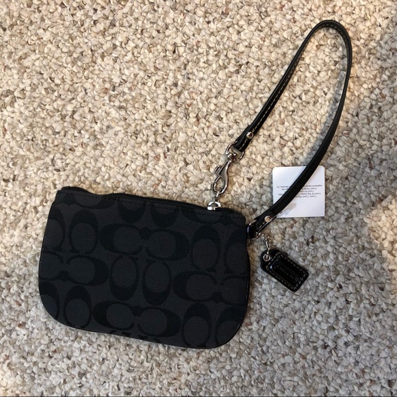 NWT COACH WRISTLET - Picture 4 of 4